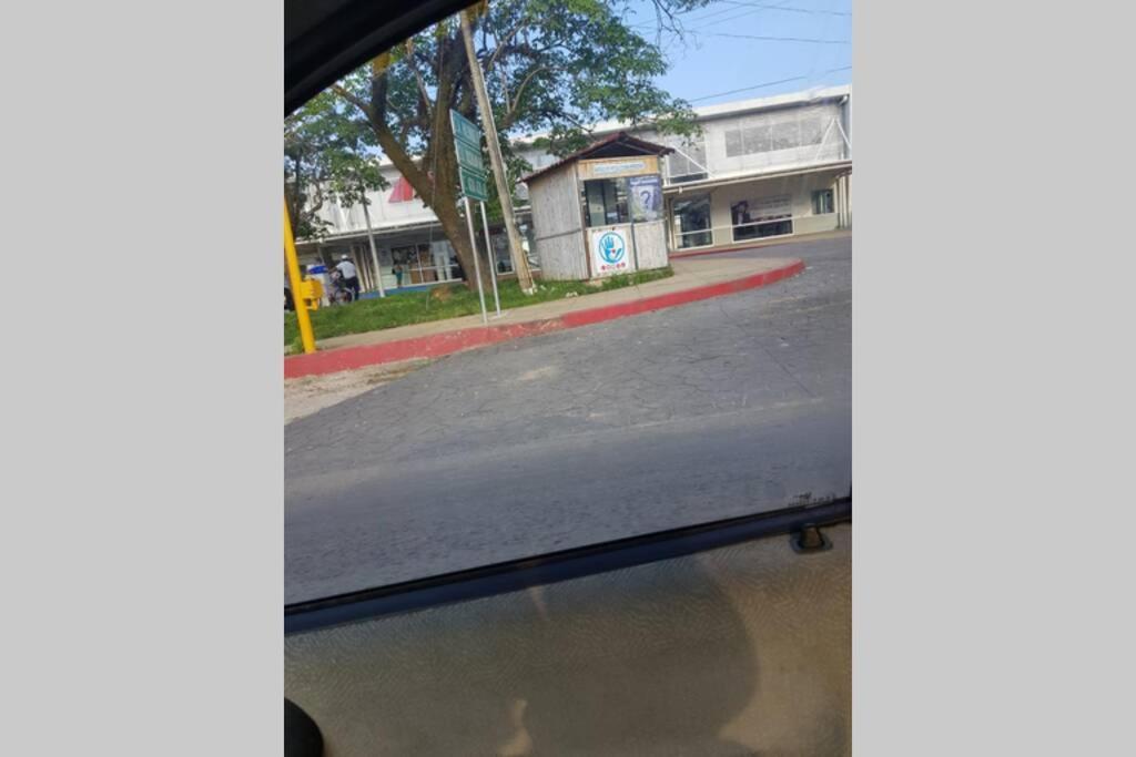 Depto. MAIA: A/C, agua caliente, WiFi, tv, cable. Apartment Palenque Exterior foto