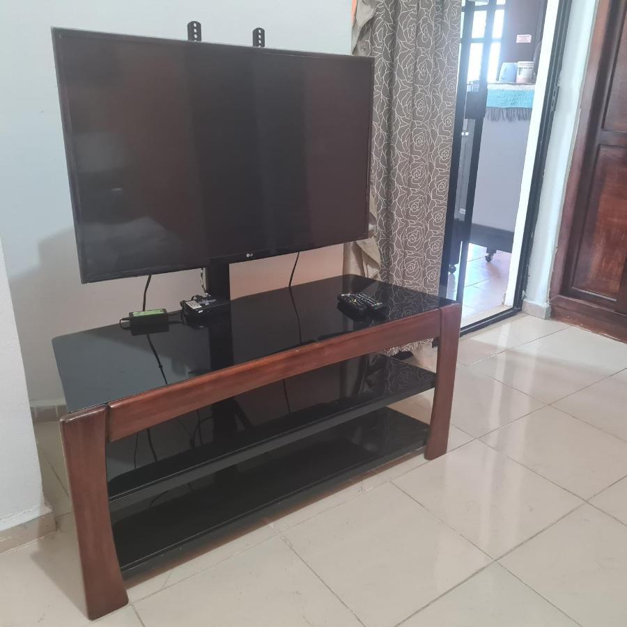 Depto. MAIA: A/C, agua caliente, WiFi, tv, cable. Apartment Palenque Exterior foto